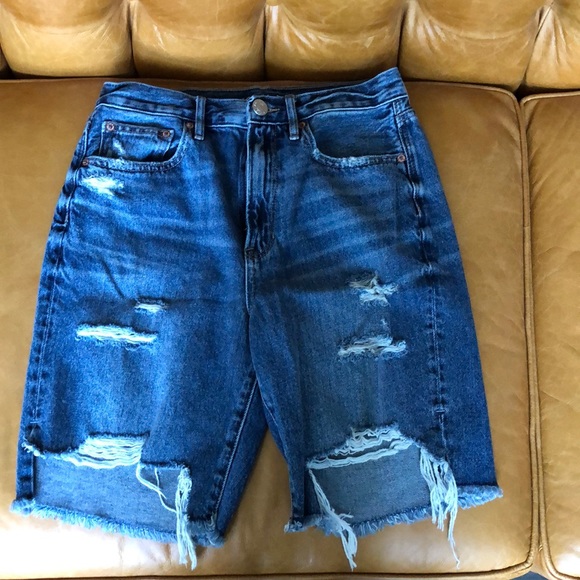 NWOT 90’s Style American Eagle Shorts! Size 4! - Picture 2 of 5